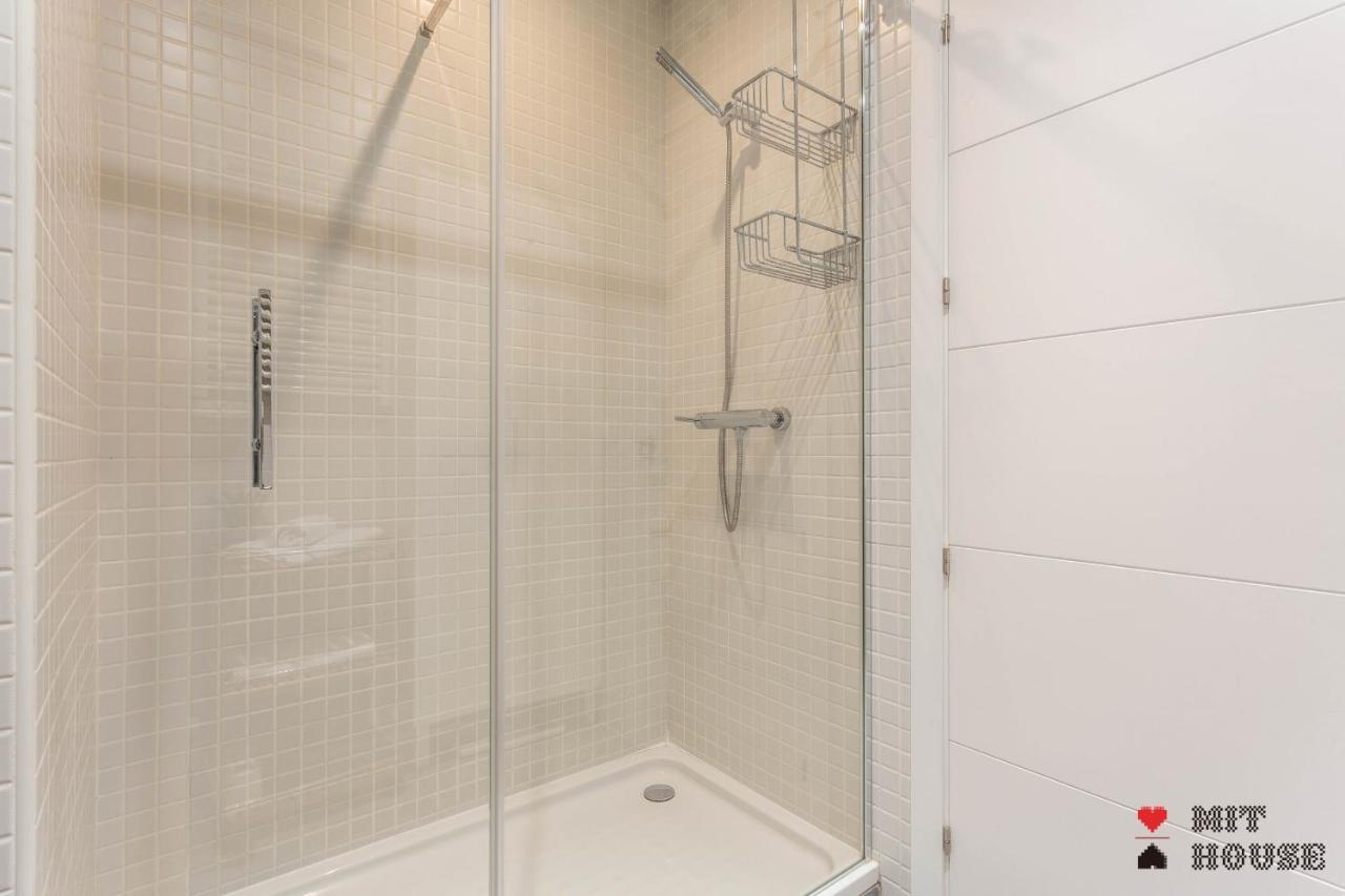 Mit House Ayala En Madrid Apartman Kültér fotó