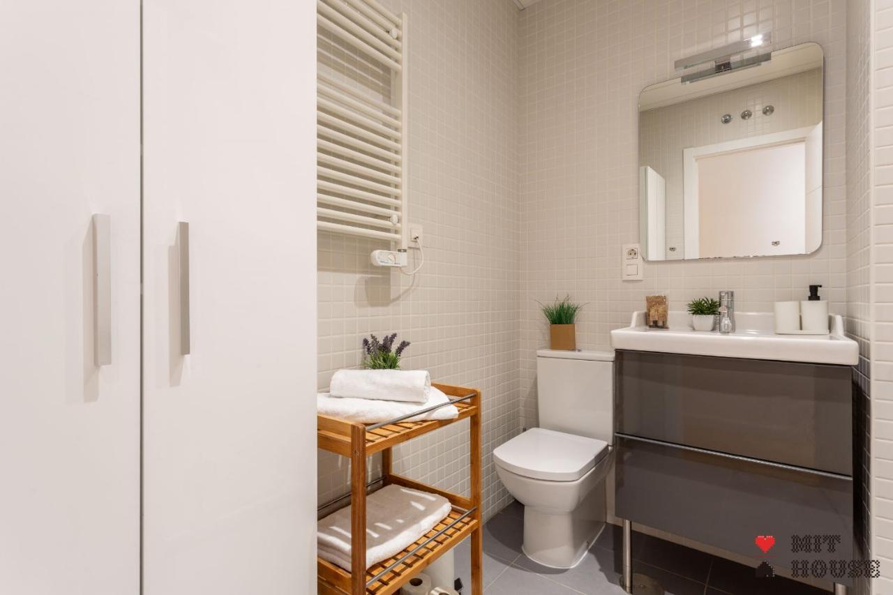 Mit House Ayala En Madrid Apartman Kültér fotó