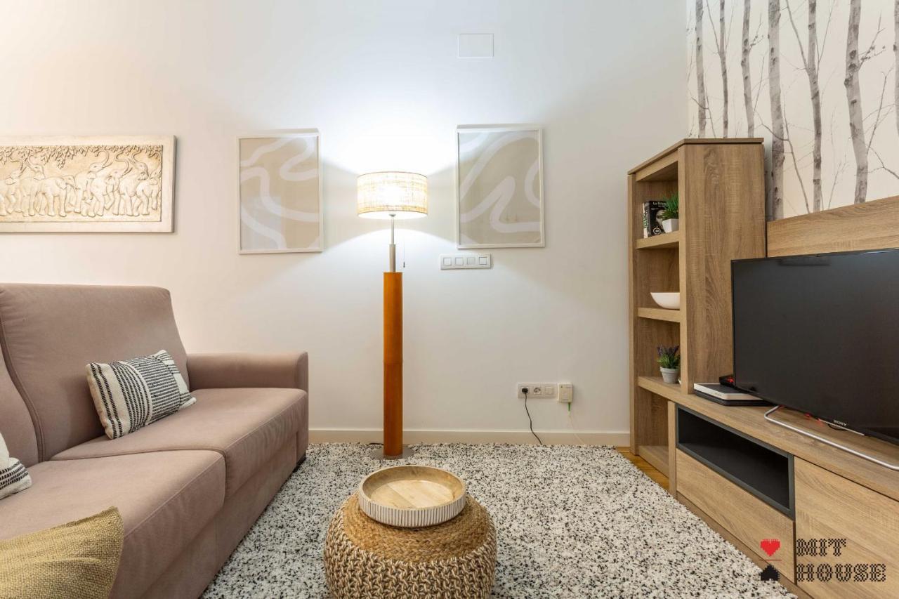 Mit House Ayala En Madrid Apartman Kültér fotó